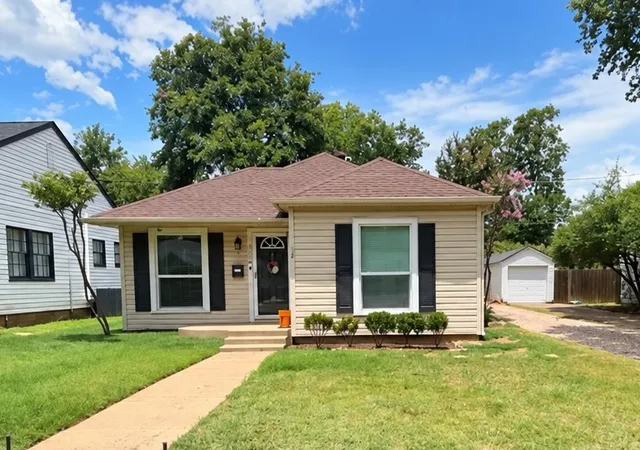 Photo 1 of Single family home for sale at 3816 Birchman Ave, Fort Worth, TX 76107 | MLS# 21391751 | Listing updated on 2026-10-29