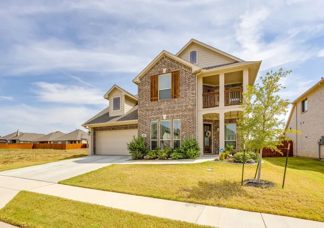 Photo 2 of Single family home for sale at 222 Shawnee Trl, Alvarado, TX 76009 | MLS# 21389855 | Listing updated on 2026-10-05