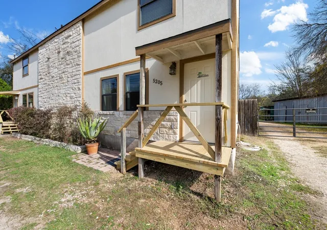 Photo 3 of Multi family home for sale at 5205 Hudson Bnd Rd, Austin, TX 78734 | MLS# 21390313 | Listing updated on 2026-09-22