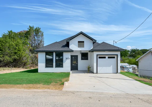 Photo 1 of Single family home for sale at 3631 Raintree Trl, Granbury, TX 76048 | MLS# 21390782 | Listing updated on 2026-09-22