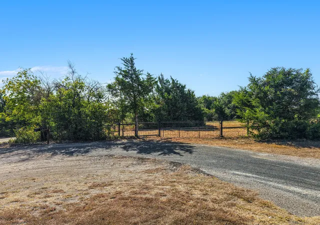 Photo 3 of Land for sale at 470 Oak Mott Rd, Eddy, TX 76524 | MLS# 21391689 | Listing updated on 2026-09-22