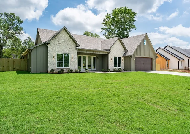 Photo 2 of Single family home for sale at 14009 Hidden Brk, Flint, TX 75762 | MLS# 21391786 | Listing updated on 2026-09-22