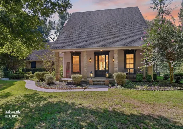 Single family home for sale at 7201 Joe Mae Ln, Shreveport, LA 71119 | MLS# 21391735