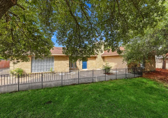 Photo 3 of Single family home for sale at 6408 Chapman Dr, Greenville, TX 75402 | MLS# 21387230 | Listing updated on 2026-10-05