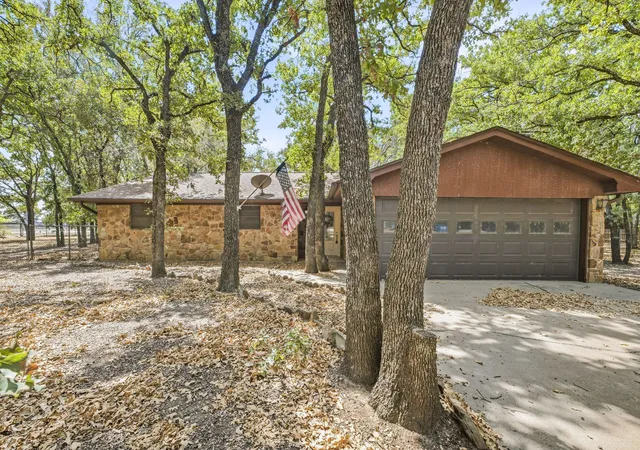 Photo 2 of Single family home for sale at 213 County Rd 195, Dublin, TX 76446 | MLS# 21391808 | Listing updated on 2026-09-23