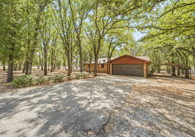 Photo 3 of Single family home for sale at 213 County Rd 195, Dublin, TX 76446 | MLS# 21391808 | Listing updated on 2026-09-23