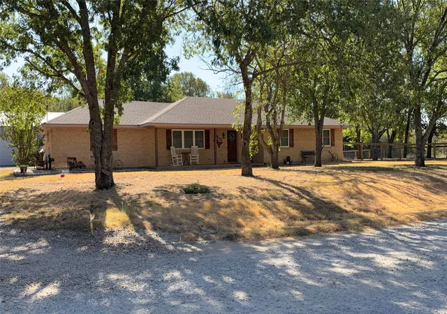 Photo 2 of Single family home for sale at 328 County Rd 4664, Leonard, TX 75452 | MLS# 21391855 | Listing updated on 2026-10-06