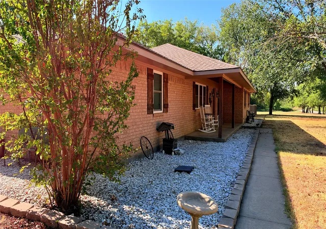 Photo 3 of Single family home for sale at 328 County Rd 4664, Leonard, TX 75452 | MLS# 21391855 | Listing updated on 2026-10-06