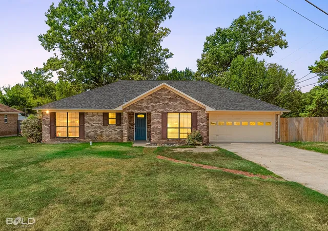 Single family home for sale at 505 Montgomery Dr, Springhill, LA 71075 | MLS# 21390650