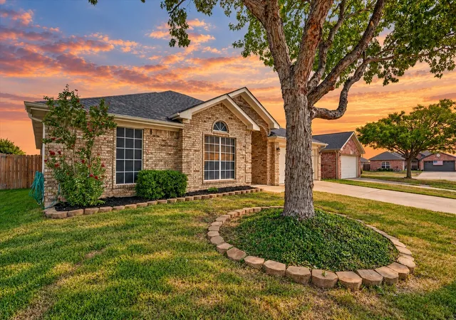 Photo 1 of Sale Pending at 1004 Eden St, Burleson, TX 76028 | MLS# 21391867 | Listing updated on 2026-10-07