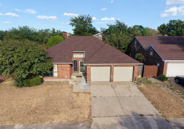 Photo 3 of Single family home for sale at 6936 Cedar Knoll Dr, Dallas, TX 75236 | MLS# 21387001 | Listing updated on 2026-09-22