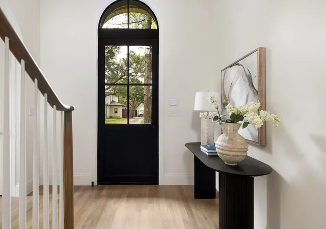 Photo 2 of Single family home for sale at 652 Harter Rd, Dallas, TX 75218 | MLS# 21391560 | Listing updated on 2026-09-27