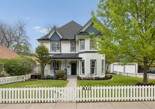 Photo 1 of Single family home for sale at 610 N Church St, Mc Kinney, TX 75069 | MLS# 21391852 | Listing updated on 2026-09-25