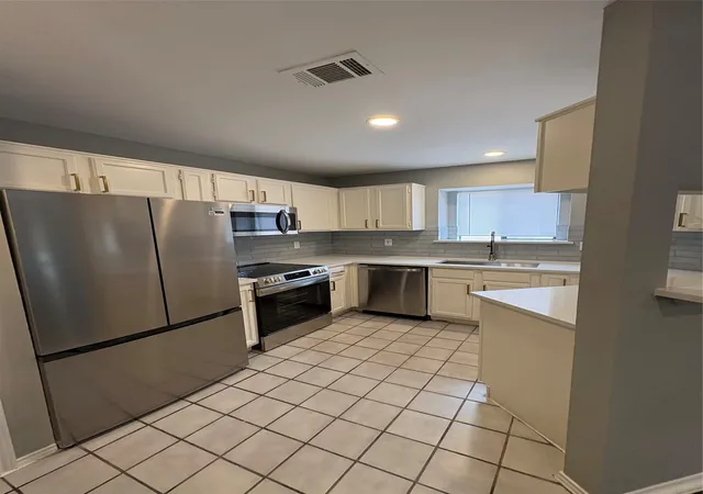 Photo 2 of Single family home for sale at 1120 Old Barn Ln, Mesquite, TX 75149 | MLS# 21391924 | Listing updated on 2026-09-23