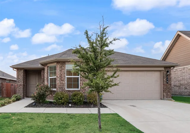 Photo 2 of Single family home for sale at 716 Griffith Park Trl, Alvarado, TX 76009 | MLS# 21391948 | Listing updated on 2026-10-08