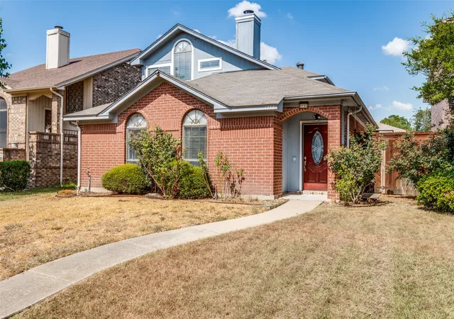 Photo 1 of Single family home for sale at 1733 Palo Alto Dr, Mesquite, TX 75150 | MLS# 21346685 | Listing updated on 2026-10-08