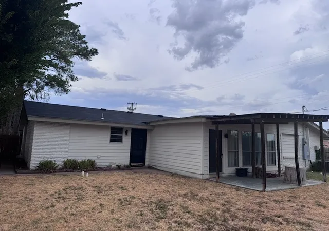 Photo 2 of Single family home for sale at 1702 Bristol Ct N, Irving, TX 75062 | MLS# 21391962 | Listing updated on 2026-09-22