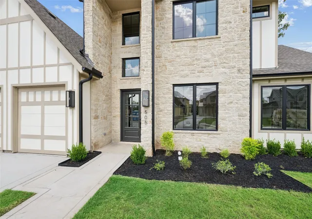 Photo 2 of Single family home for sale at 505 Reed St, Roanoke, TX 76262 | MLS# 21342515 | Listing updated on 2026-09-27