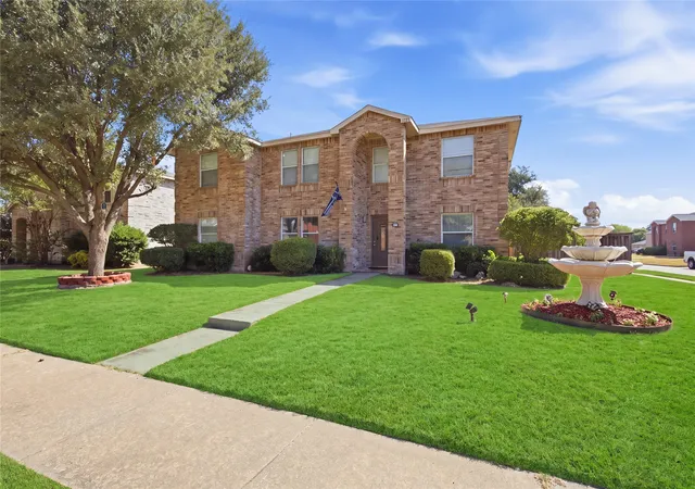 Photo 1 of Sale Pending at 1220 Highview Dr, Cedar Hill, TX 75104 | MLS# 21391980 | Listing updated on 2026-10-07