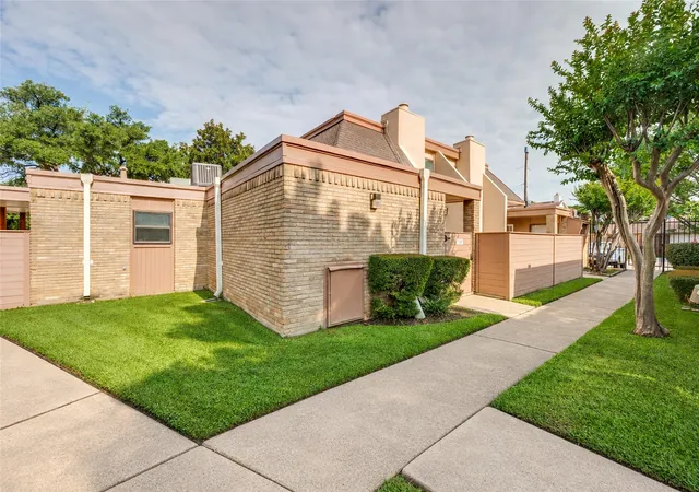 Photo 1 of Sale Pending at 3045 Park Ln #1001, Dallas, TX 75220 | MLS# 21391995 | Listing updated on 2026-09-26