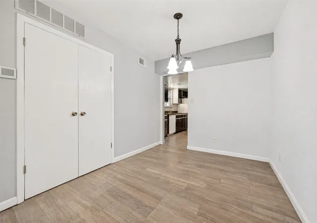 Photo 4 of Sale Pending at 3045 Park Ln #1001, Dallas, TX 75220 | MLS# 21391995 | Listing updated on 2026-09-26