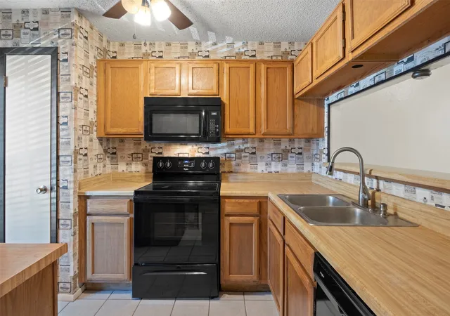 Photo 3 of Townhouse for sale at 161 Merlin Way, Euless, TX 76039 | MLS# 21389470 | Listing updated on 2026-09-22