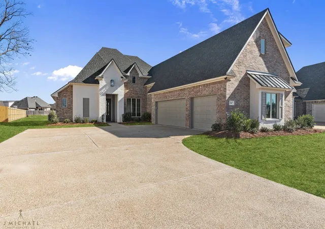 Photo 3 of Single family home for sale at 267 Poydras Ave, Bossier City, LA 71111 | MLS# 21392046 | Listing updated on 2026-10-05