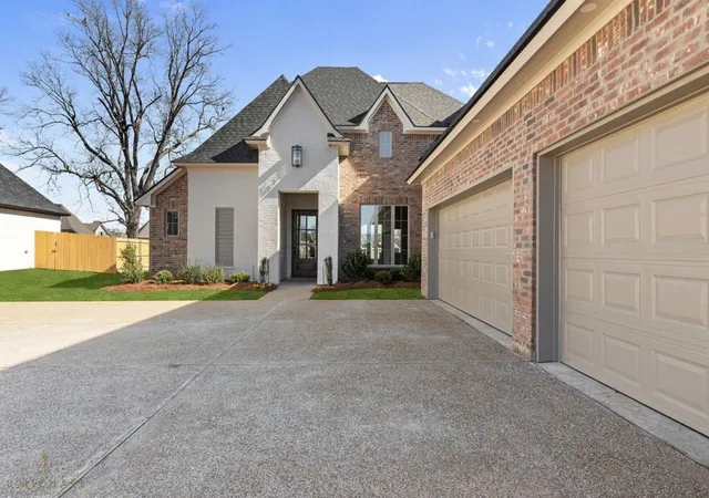 Photo 3 of Single family home for sale at 267 Poydras Ave, Bossier City, LA 71111 | MLS# 21392046 | Listing updated on 2026-10-05