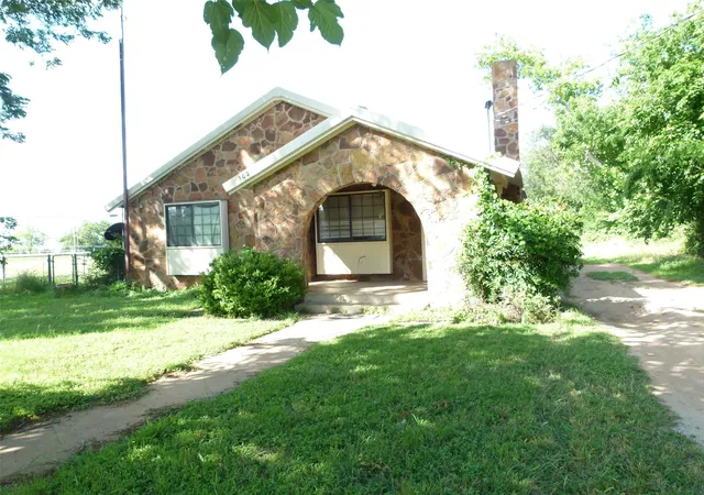 Photo 3 of Single family home for sale at 102 Mcdonald Dr, Early, TX 76802 | MLS# 21392058 | Listing updated on 2026-09-22