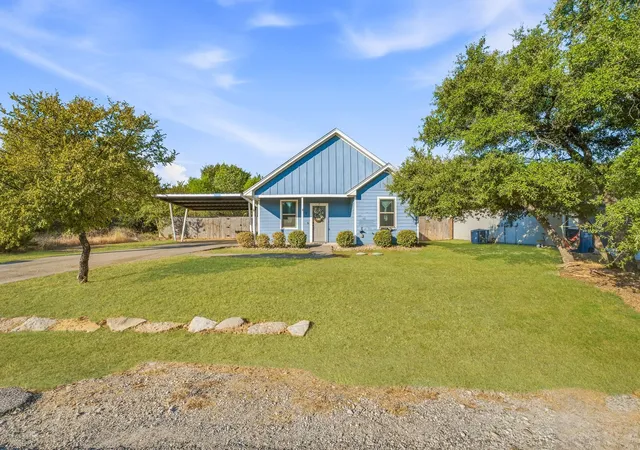 Photo 1 of Single family home for sale at 5412 Firewood Trl, Granbury, TX 76048 | MLS# 21392111 | Listing updated on 2026-09-22