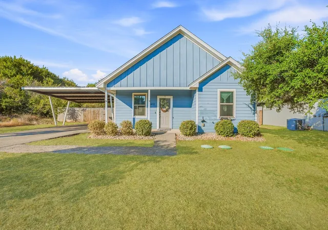 Photo 2 of Single family home for sale at 5412 Firewood Trl, Granbury, TX 76048 | MLS# 21392111 | Listing updated on 2026-09-22