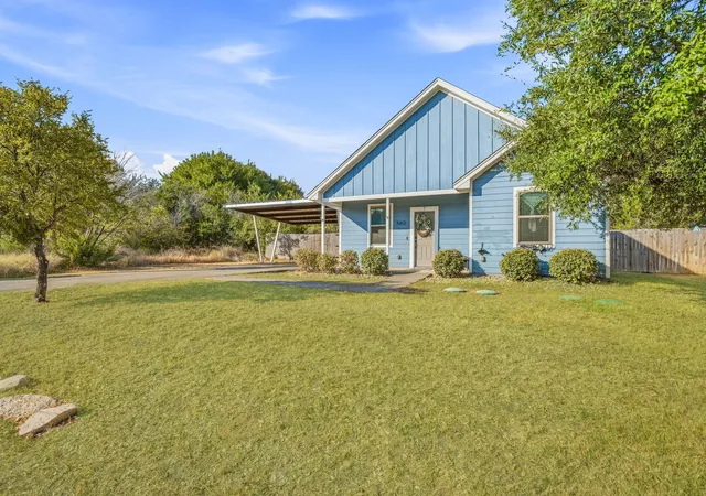 Photo 3 of Single family home for sale at 5412 Firewood Trl, Granbury, TX 76048 | MLS# 21392111 | Listing updated on 2026-09-22