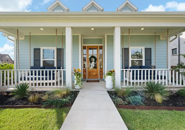 Photo 2 of Single family home for sale at 14401 Greymoore Cir, Aledo, TX 76008 | MLS# 21392060 | Listing updated on 2026-10-07