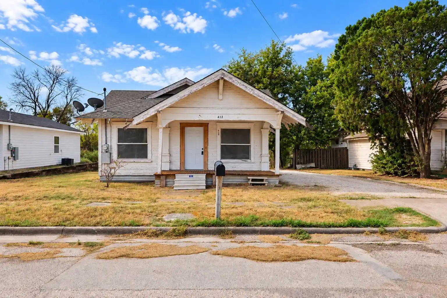Photo 1 of Sale Pending at 412 Dalton St, Hillsboro, TX 76645 | MLS# 21392138 | Listing updated on 2026-10-27