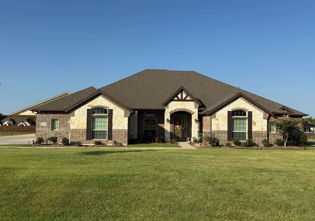 Photo 1 of Single family home for sale at 1549 Lynx Loop, Forney, TX 75126 | MLS# 21392141 | Listing updated on 2026-10-08