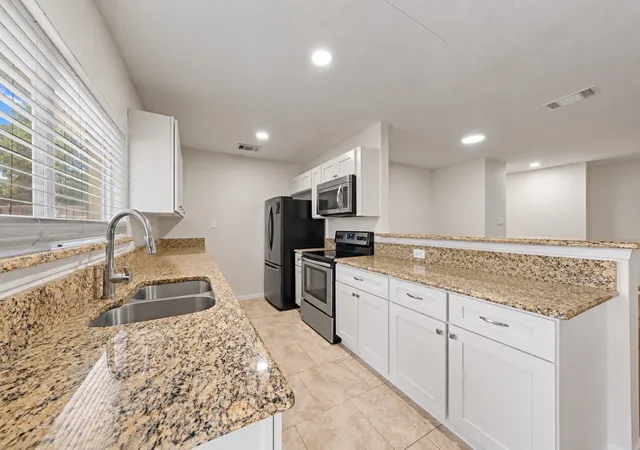 Photo 4 of Single family home for sale at 6009 Mimosa Ln, Rowlett, TX 75089 | MLS# 21389566 | Listing updated on 2026-10-04