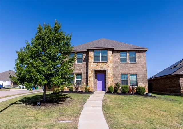 Photo 1 of Single family home for sale at 513 Clearlake Dr, Waxahachie, TX 75165 | MLS# 21389809 | Listing updated on 2026-09-22