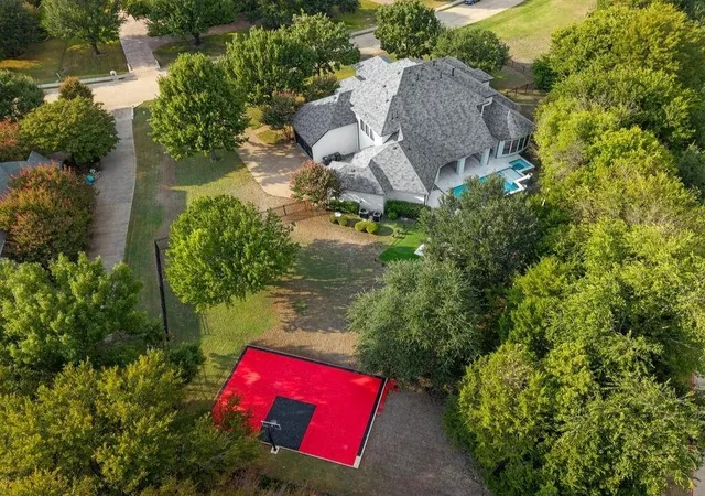Photo 3 of Mansion for sale at 5601 S Woodcreek Cir, Mc Kinney, TX 75071 | MLS# 21390675 | Listing updated on 2026-10-03
