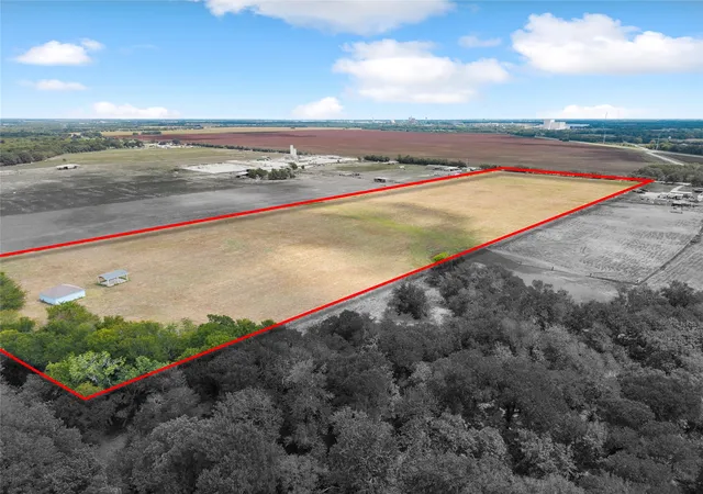 Photo 3 of Land for sale at 1098 County Rd 2114, Greenville, TX 75402 | MLS# 21391147 | Listing updated on 2026-10-03