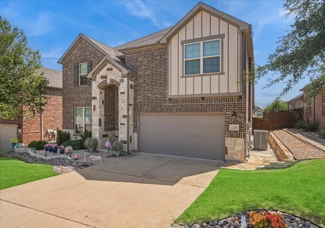 Photo 2 of Single family home for sale at 2206 Wellington Ln, Denton, TX 76210 | MLS# 21388175 | Listing updated on 2026-10-06