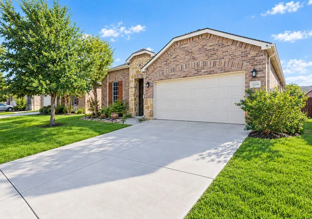 Photo 2 of Single family home for sale at 7704 Anatolian Way, Fort Worth, TX 76131 | MLS# 21391312 | Listing updated on 2026-09-22