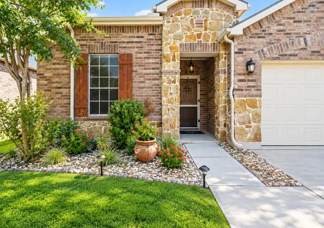 Photo 3 of Single family home for sale at 7704 Anatolian Way, Fort Worth, TX 76131 | MLS# 21391312 | Listing updated on 2026-09-22