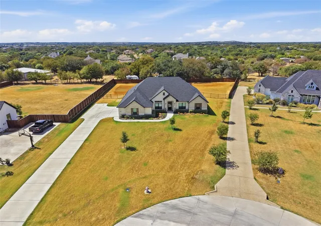 Photo 3 of Single family home for sale at 1021 Tobey Ct, Aledo, TX 76008 | MLS# 21392225 | Listing updated on 2026-10-08
