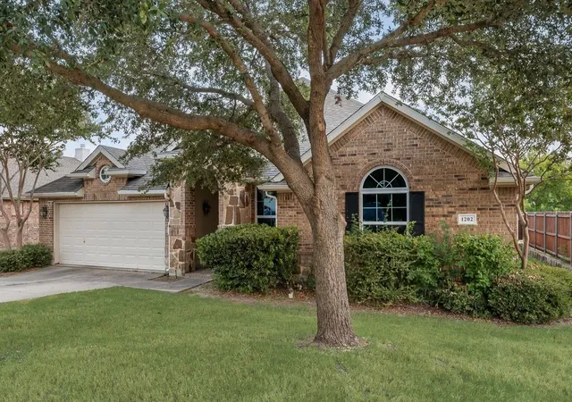 Photo 2 of Single family home for sale at 1202 Chestnut Hl Dr, Wylie, TX 75098 | MLS# 21391901 | Listing updated on 2026-09-22
