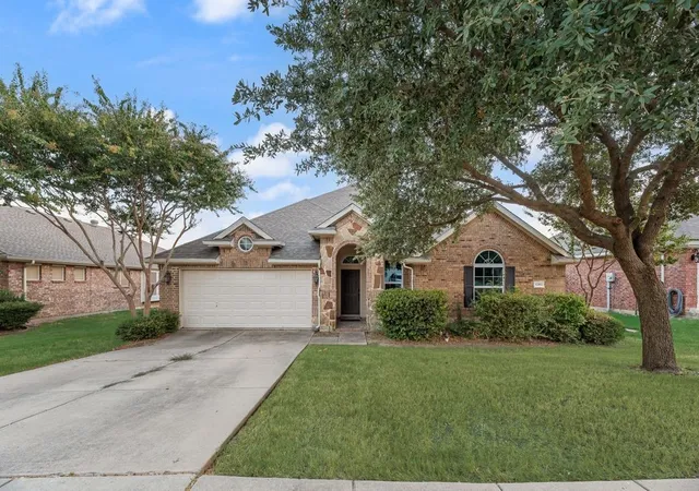 Photo 3 of Single family home for sale at 1202 Chestnut Hl Dr, Wylie, TX 75098 | MLS# 21391901 | Listing updated on 2026-09-22