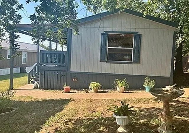 Photo 3 of Manufactured home for sale at 5200 Lake Shore Ln, Denton, TX 76208 | MLS# 21392307 | Listing updated on 2026-09-29