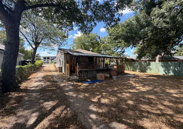 Photo 4 of Land for sale at 6520 Tyree St, Dallas, TX 75209 | MLS# 21390510 | Listing updated on 2026-09-22