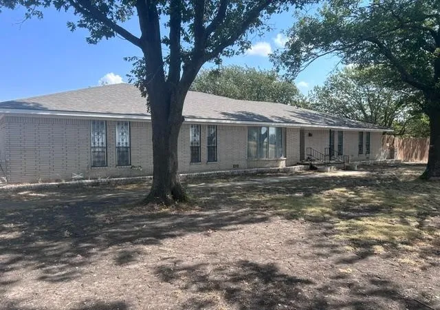 Photo 3 of Single family home for sale at 1353 Beasley Blvd, Whitewright, TX 75491 | MLS# 21390484 | Listing updated on 2026-09-30