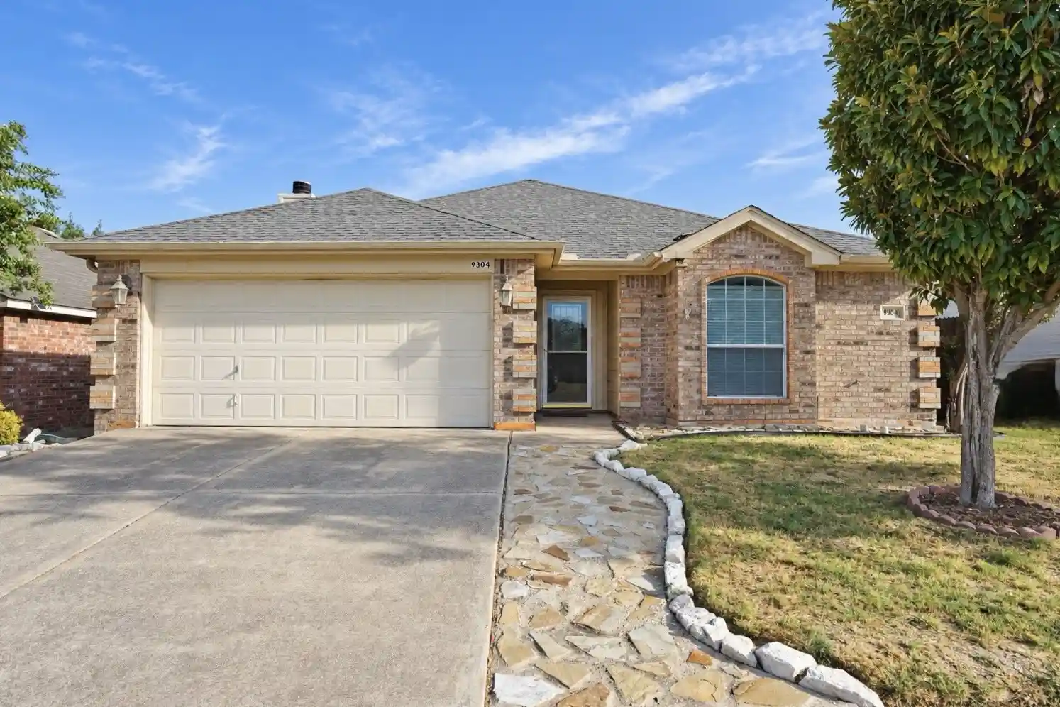 Photo 1 of Single family home for sale at 9304 Marilyn Ct, Fort Worth, TX 76108 | MLS# 21392333 | Listing updated on 2026-10-11