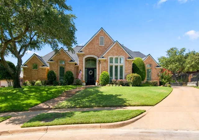 Photo 1 of Single family home for sale at 4103 Somerset Ct, Grapevine, TX 76051 | MLS# 21374163 | Listing updated on 2026-09-28
